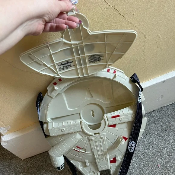 Star Wars Millennium Falcon Crossbody Bag - Picture 2 of 5